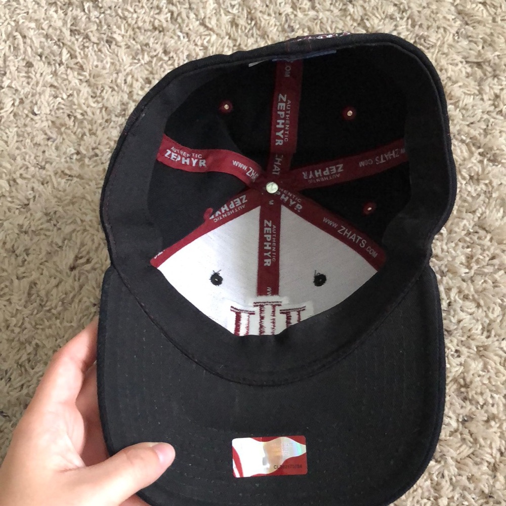 IU hat - Picture 3 of 3